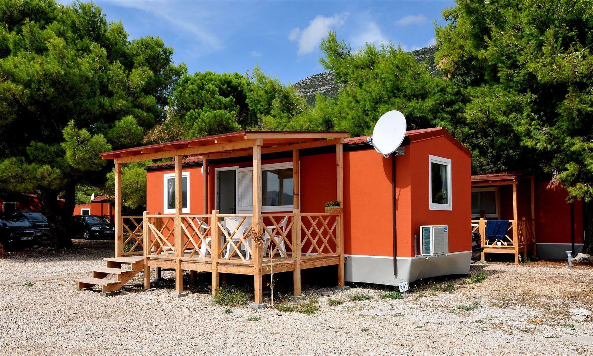 Camp Perna Hotel Kuciste Exterior foto