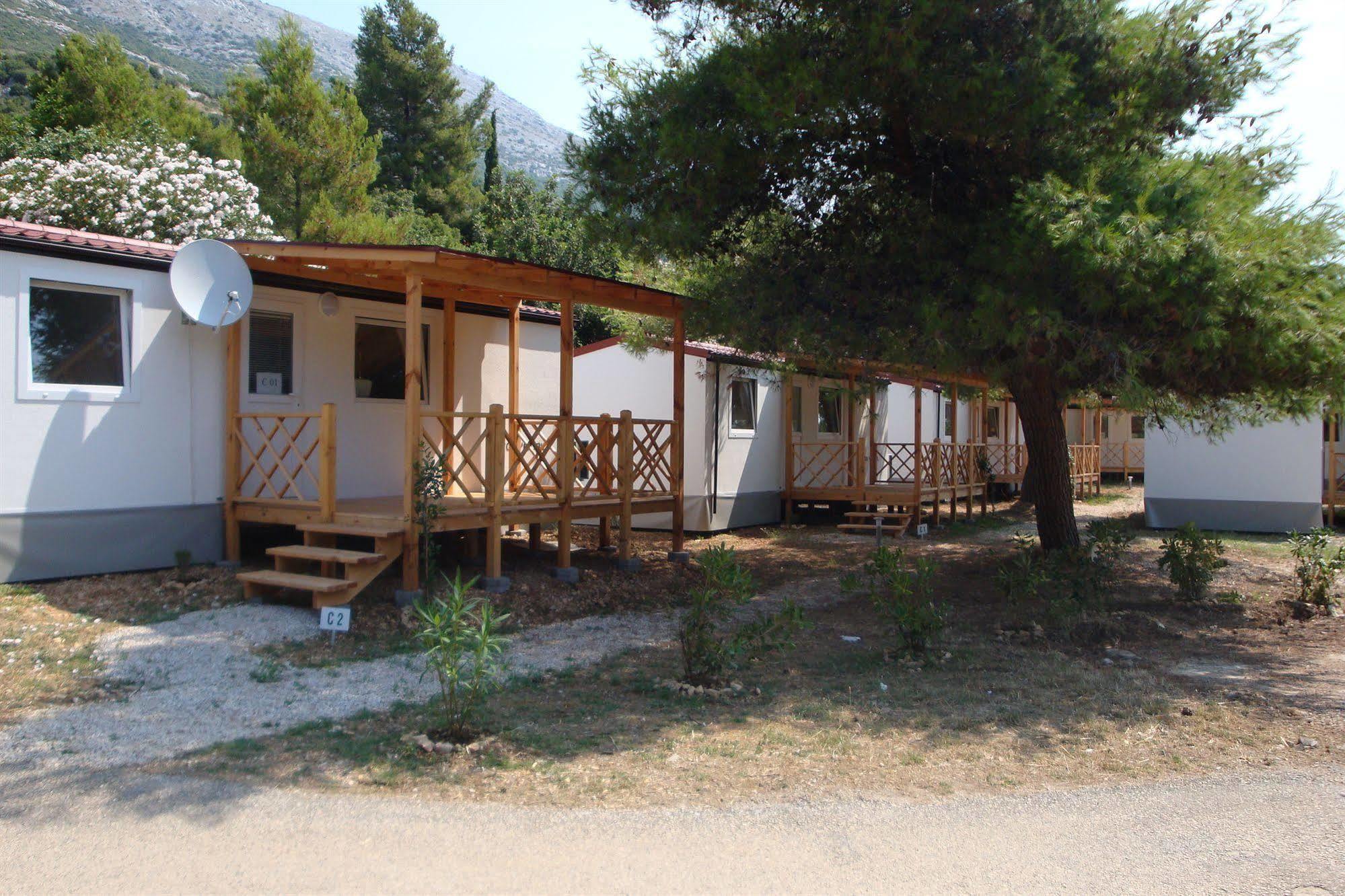 Camp Perna Hotel Kuciste Exterior foto
